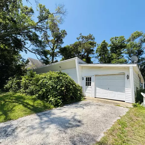117 Juniper Rd, Pine Knoll Shores, NC 28512
