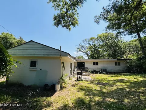 Exterior - 117 Juniper Rd, Pine Knoll Shores, NC 28512 photo 4 of 16