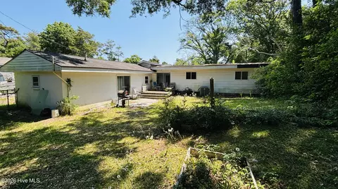 Exterior - 117 Juniper Rd, Pine Knoll Shores, NC 28512 photo 3 of 16