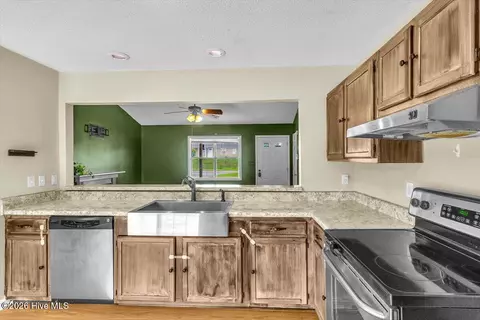 Kitchen - 134 Parnell Rd, Hubert, NC 28539 photo 2 of 2
