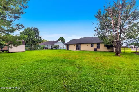 Exterior - 134 Parnell Rd, Hubert, NC 28539 photo 2 of 4