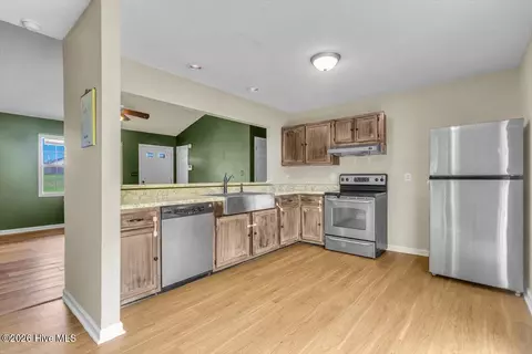Kitchen - 134 Parnell Rd, Hubert, NC 28539 photo 1 of 2