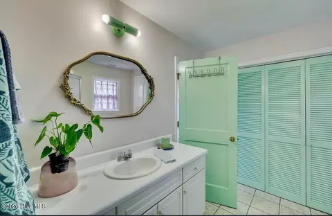 Bath - 2844 Lombardy Ct, Augusta, GA 30909 photo 1 of 4
