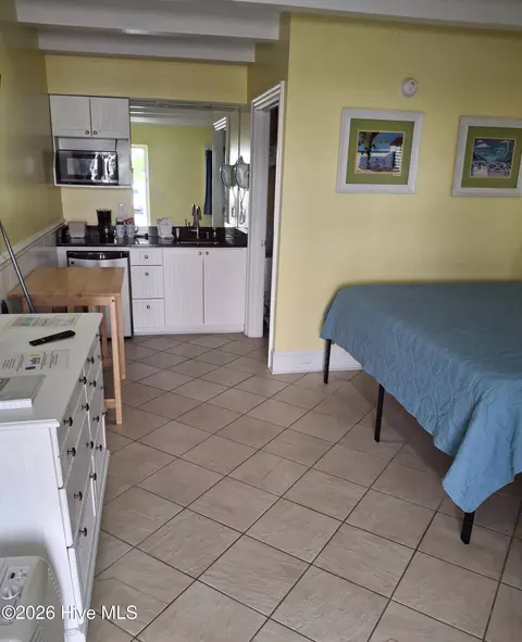 215 W Ft Macon Rd #206, Atlantic Beach, NC 28512