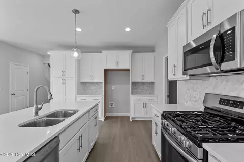 Kitchen - 4153 Workman Loop #68, Leland, NC 28451 photo 2 of 3