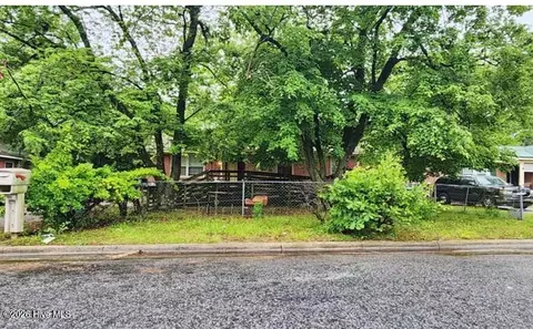 1806 S Pitt St, Greenville, NC 27834