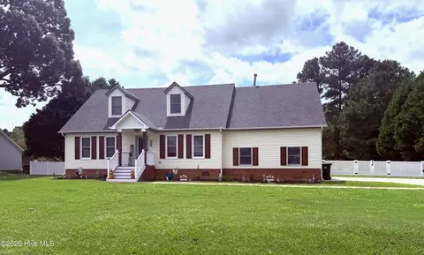 100 E Robin Ct, South Mills, NC 27976