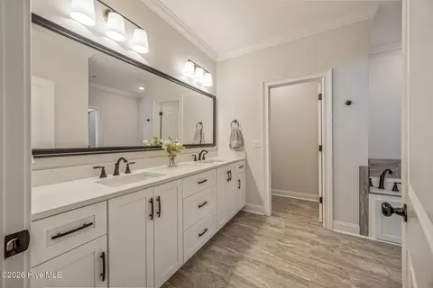 Bath - 827 Whitney Shoals Rd, Evans, GA 30809 photo 7 of 11