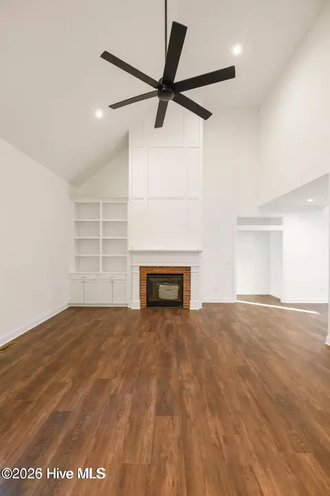 Living - 7 Calhoun Ln, Pinehurst, NC 28374 photo 1 of 1