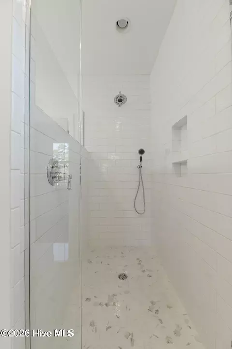 Bath - 7 Calhoun Ln, Pinehurst, NC 28374 photo 2 of 4