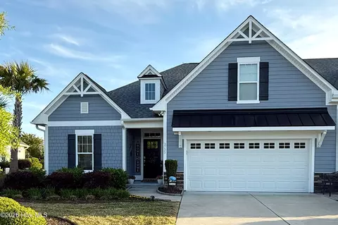3725 Canary Ln, Southport, NC 28461