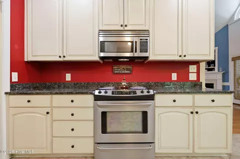 Kitchen - 74 Hannah Dr, Chocowinity, NC 27817 photo 4 of 4