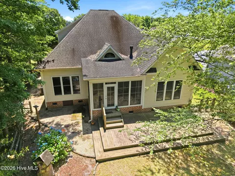 Exterior - 74 Hannah Dr, Chocowinity, NC 27817 photo 5 of 11