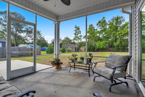 Exterior - 172 Lea Dr, Hampstead, NC 28443 photo 5 of 10