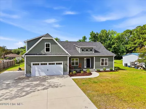 172 Lea Dr, Hampstead, NC 28443