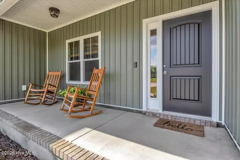 Exterior - 172 Lea Dr, Hampstead, NC 28443 photo 3 of 10