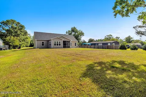 Exterior - 172 Lea Dr, Hampstead, NC 28443 photo 10 of 10