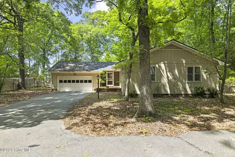 717 Porters Neck Rd, Wilmington, NC 28411