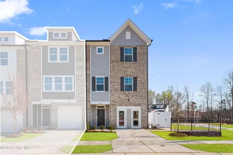 2030 Fishamble St, Fuquay Varina, NC 27526