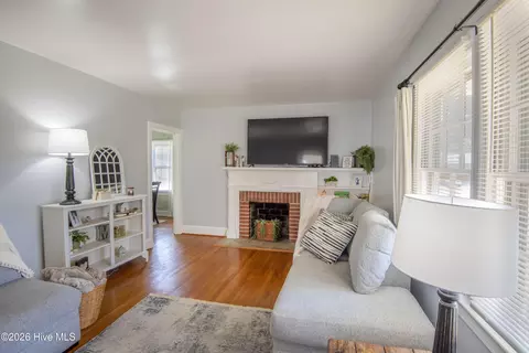 302 S Poplar St, Hobgood, NC 27843