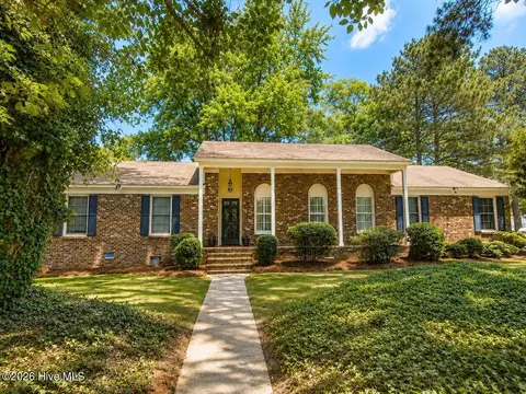 1919 Sherwood Dr, Greenville, NC 27858