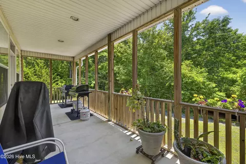 Exterior - 134 Wild Berry Ln, Hampstead, NC 28443 photo 3 of 10