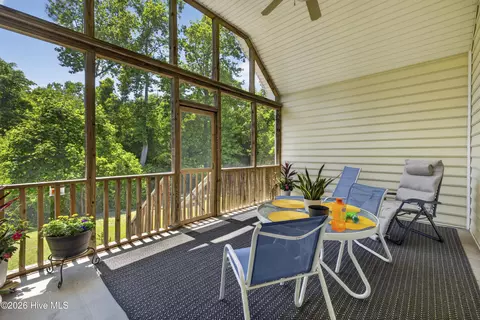 Exterior - 134 Wild Berry Ln, Hampstead, NC 28443 photo 4 of 10