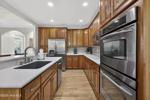 Kitchen - 134 Wild Berry Ln, Hampstead, NC 28443 photo 3 of 4