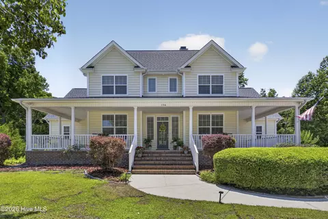 Exterior - 134 Wild Berry Ln, Hampstead, NC 28443 photo 8 of 10