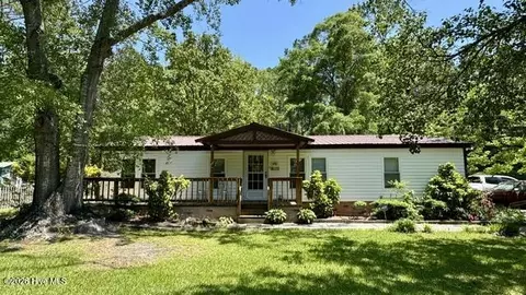 648 Old Church Rd, Swansboro, NC 28584