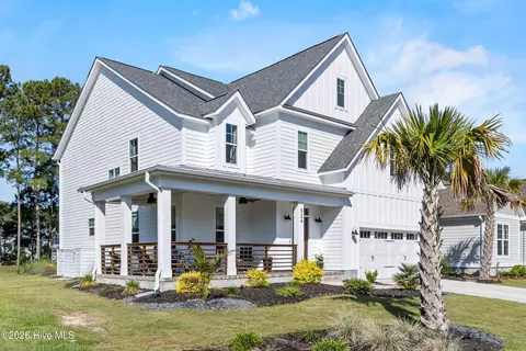 524 Moss Lake Ln, Holly Ridge, NC 28445