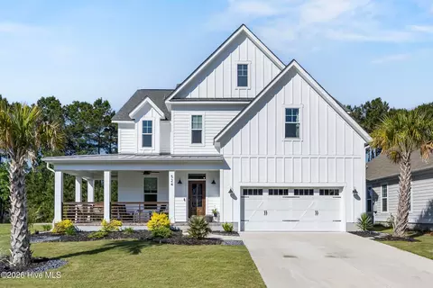 524 Moss Lake Ln, Holly Ridge, NC 28445