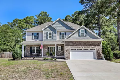 228 Egret Point Dr, Sneads Ferry, NC 28460