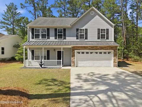 370 Moss Pink Dr, Vass, NC 28394