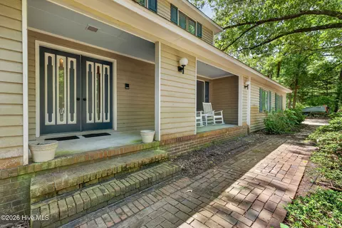 Exterior - 100 Wedge Rd, Hampstead, NC 28443 photo 2 of 17