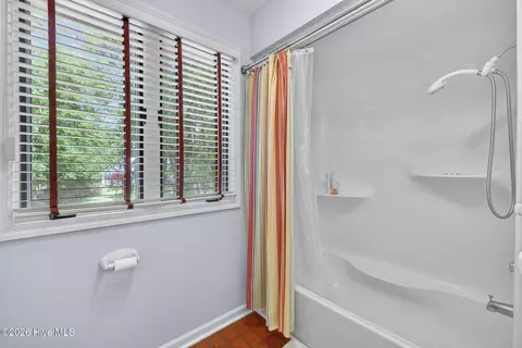 Bath - 100 Wedge Rd, Hampstead, NC 28443 photo 3 of 5