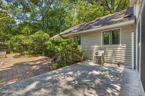 Exterior - 100 Wedge Rd, Hampstead, NC 28443 photo 7 of 17