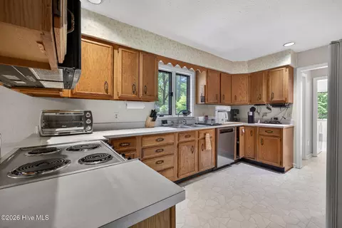 Kitchen - 100 Wedge Rd, Hampstead, NC 28443 photo 1 of 3