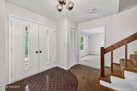 Entry Way - 100 Wedge Rd, Hampstead, NC 28443 photo 1 of 1