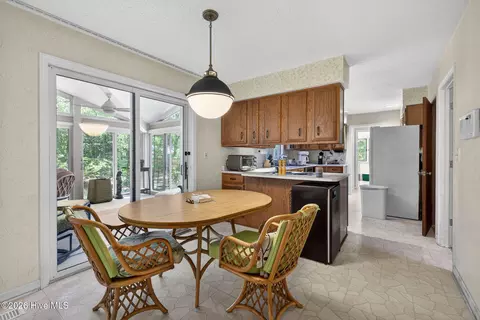 Dining - 100 Wedge Rd, Hampstead, NC 28443 photo 1 of 2