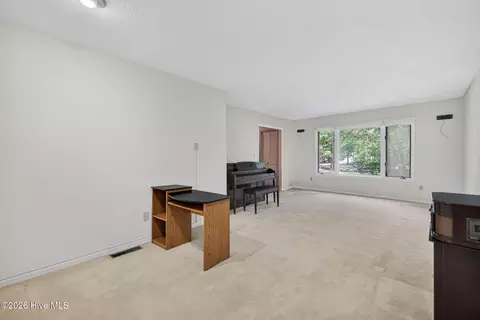 Living - 100 Wedge Rd, Hampstead, NC 28443 photo 3 of 3