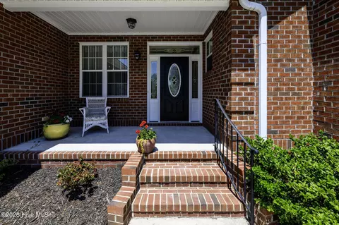 Exterior - 5711 Sloop Ct, New Bern, NC 28560 photo 14 of 15