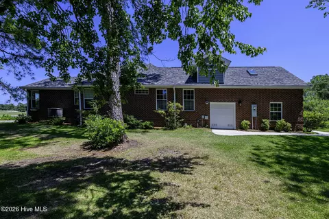 Exterior - 5711 Sloop Ct, New Bern, NC 28560 photo 13 of 15