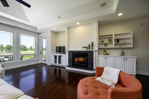 Living - 5711 Sloop Ct, New Bern, NC 28560 photo 1 of 4