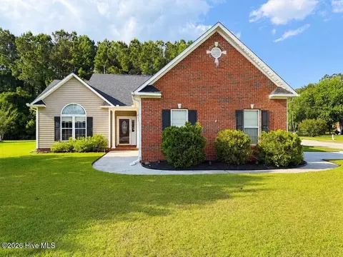 401 Fairmont Ln, Jacksonville, NC 28540