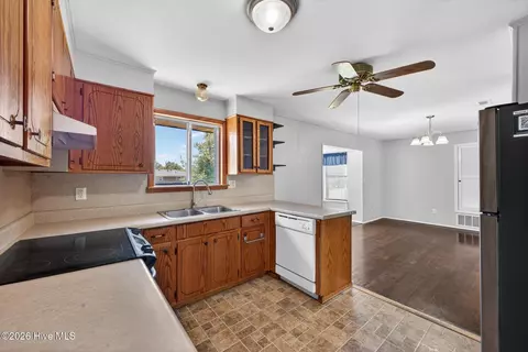 Kitchen - 3214 Sylvester Dr, Augusta, GA 30906 photo 2 of 4