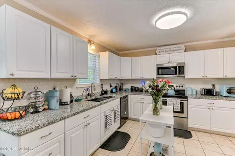 Kitchen - 4683 Walnut Hill Dr, Evans, GA 30809 photo 2 of 4