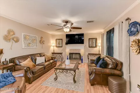 Living - 4683 Walnut Hill Dr, Evans, GA 30809 photo 2 of 2
