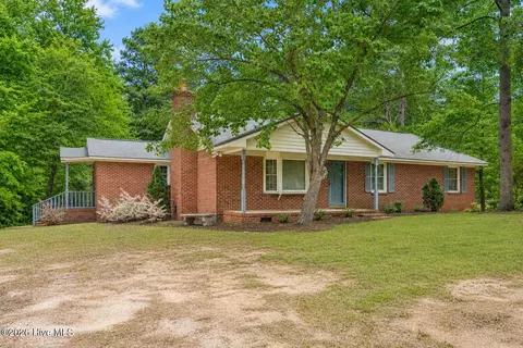 586 Northwoods Country Rd, Tarboro, NC 27886