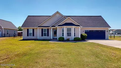 504 Planters Ridge Dr, Pikeville, NC 27863